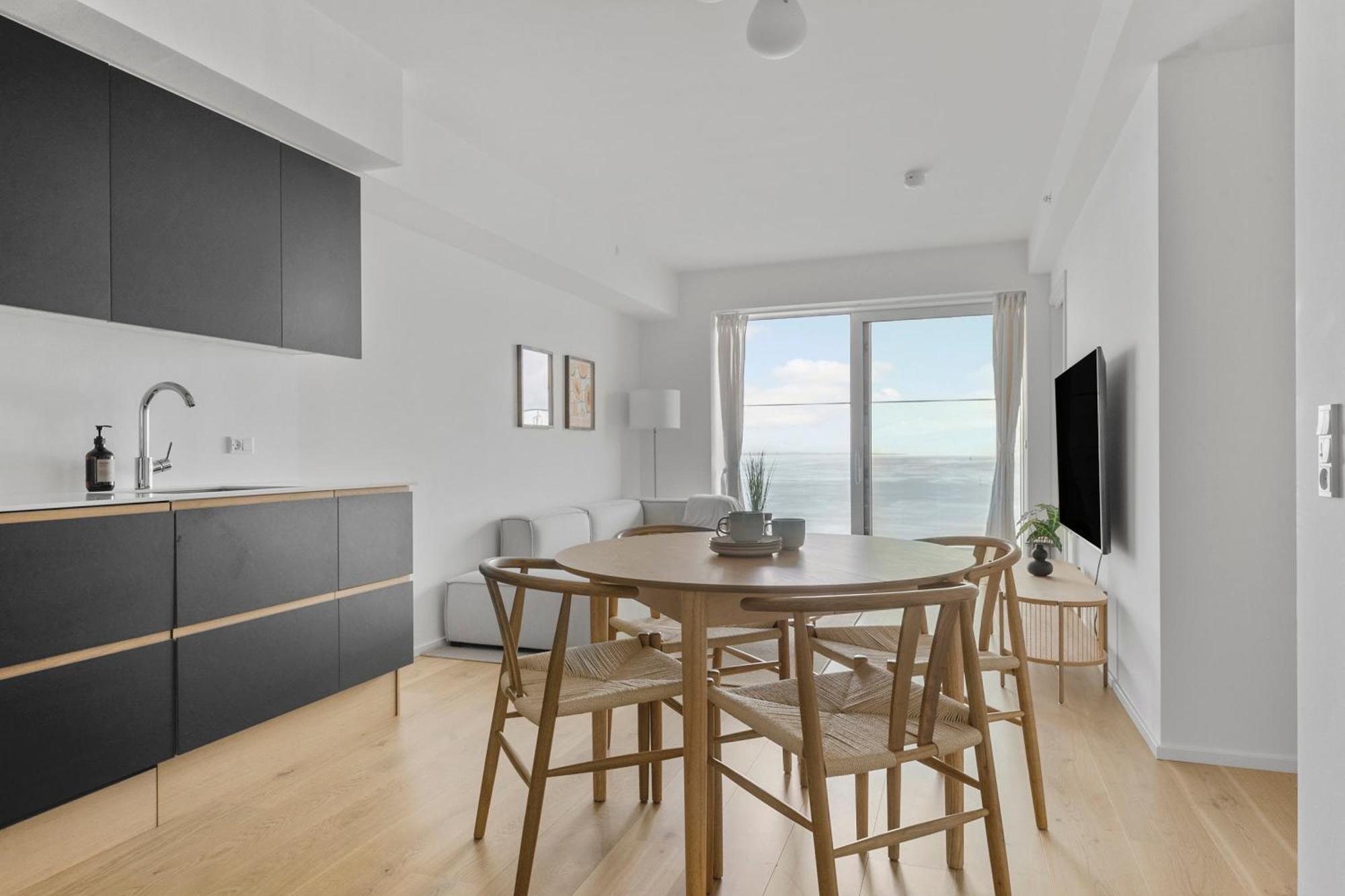Endless Ocean Views With Private Balcony Apartment Aarhus Exterior photo